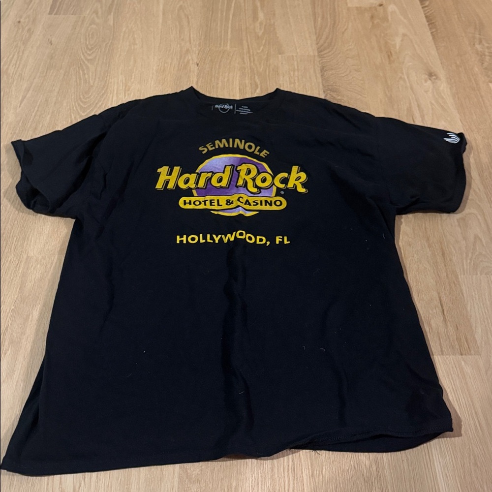 Hard Rock Cafe Black Short-Sleeve Tee with Yellow Logo